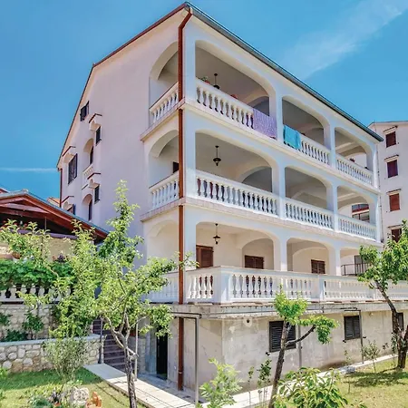 2 Bedroom Stunning In דירה *
